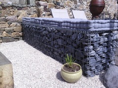 Gabion banc galet bleu