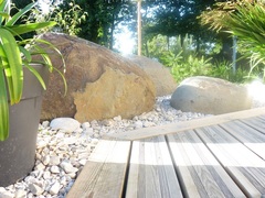 decor boule pierre