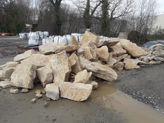 rocher granit ocre
